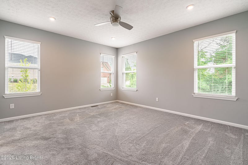 10536 Vista View Dr, Louisville, KY 40291