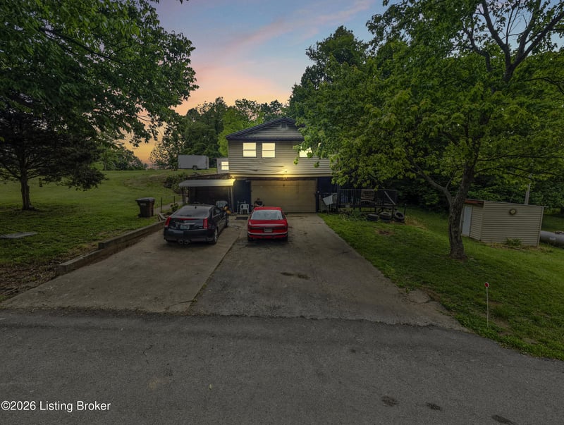 1055 Happy Hollow Rd, Clermont, KY 40110