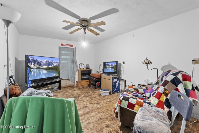 1055 Happy Hollow Rd, Clermont, KY 40110