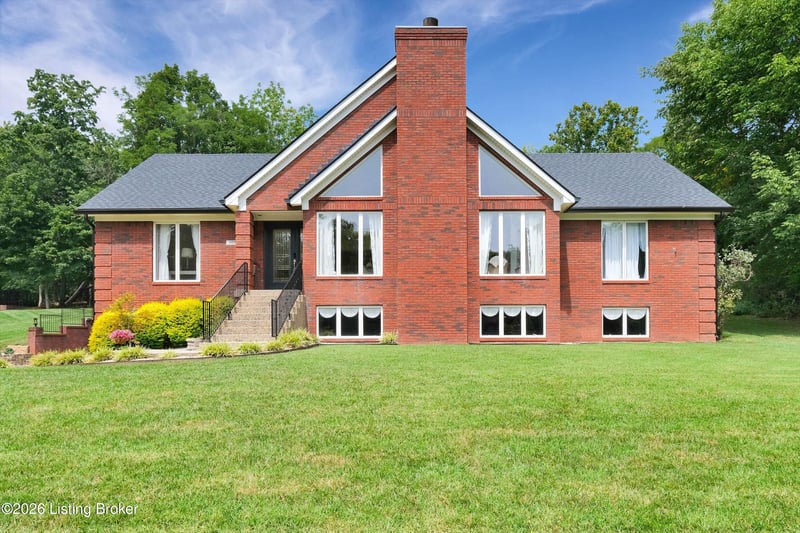 106 Cherry Hills Ln, Louisville, KY 40245