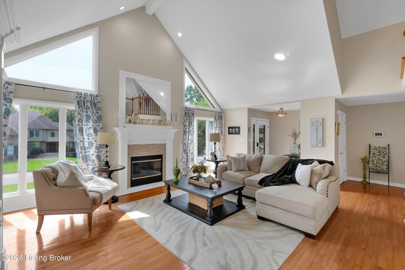 106 Cherry Hills Ln, Louisville, KY 40245