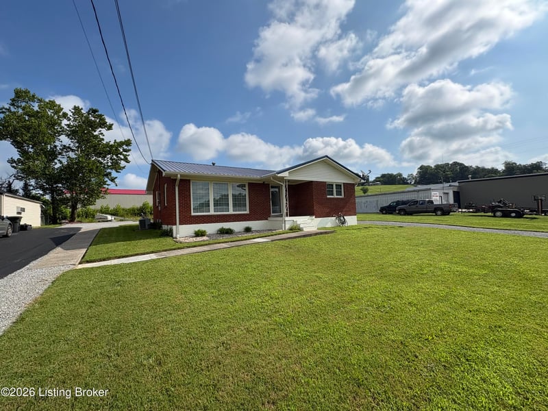 106 Meadow Ln, Greensburg, KY 42743