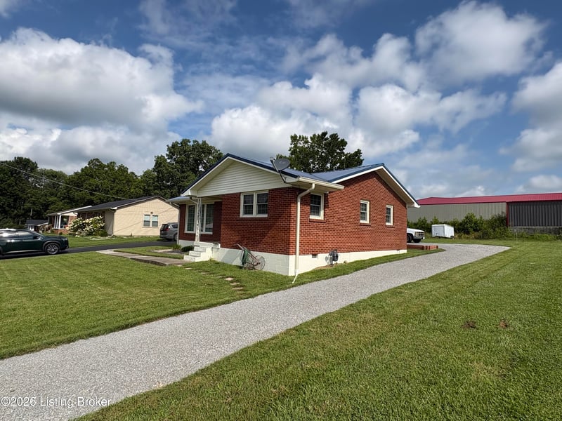106 Meadow Ln, Greensburg, KY 42743