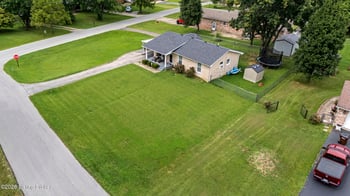 106 Wyndingbrook Dr, Shepherdsville, KY 40165