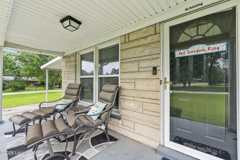 106 Wyndingbrook Dr, Shepherdsville, KY 40165