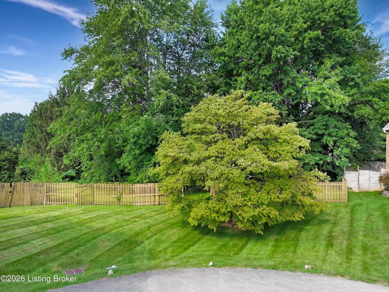 10600 Grassy Ct, Louisville, KY 40241