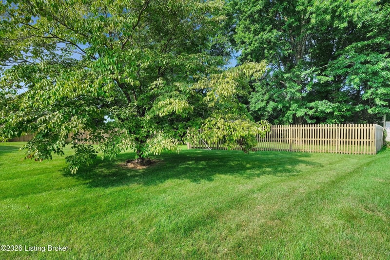10600 Grassy Ct, Louisville, KY 40241