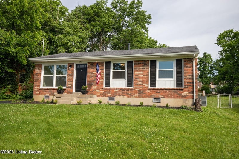 10607 Fairview Ave, Jeffersontown, KY 40299