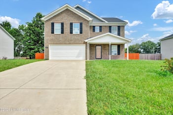 1061 Shady Brook Ln, Louisville, KY 40229