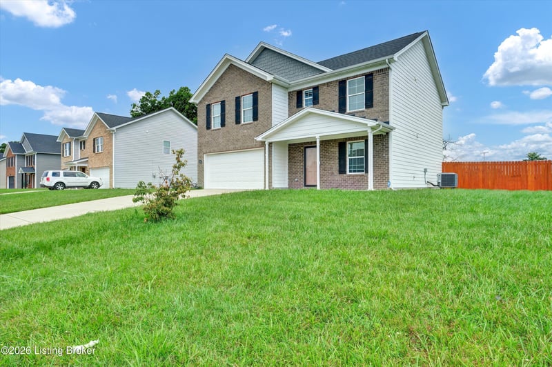1061 Shady Brook Ln, Louisville, KY 40229