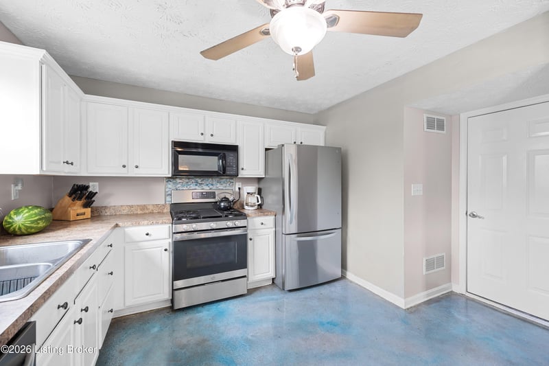 10619 Brookchase Ct, Louisville, KY 40228