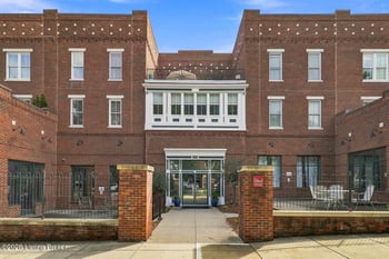 10619 Meeting St #202, Prospect, KY 40059