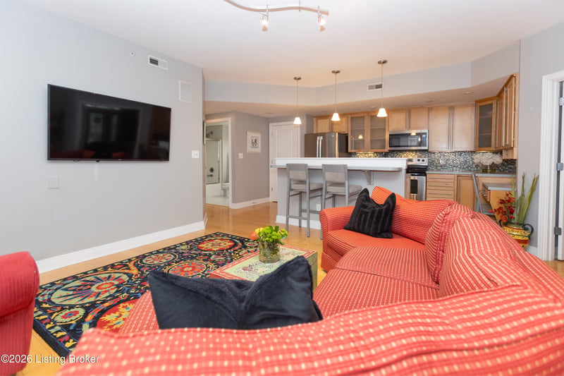 10619 Meeting St #203, Prospect, KY 40059