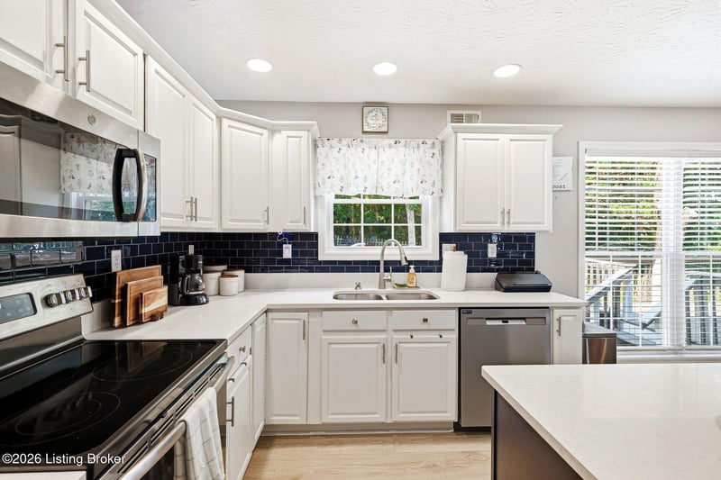10621 Dry Creek Way, Louisville, KY 40299