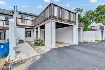 107 Shelby Pointe Dr, Louisville, KY 40223
