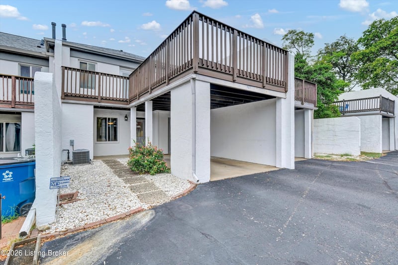 107 Shelby Pointe Dr, Louisville, KY 40223