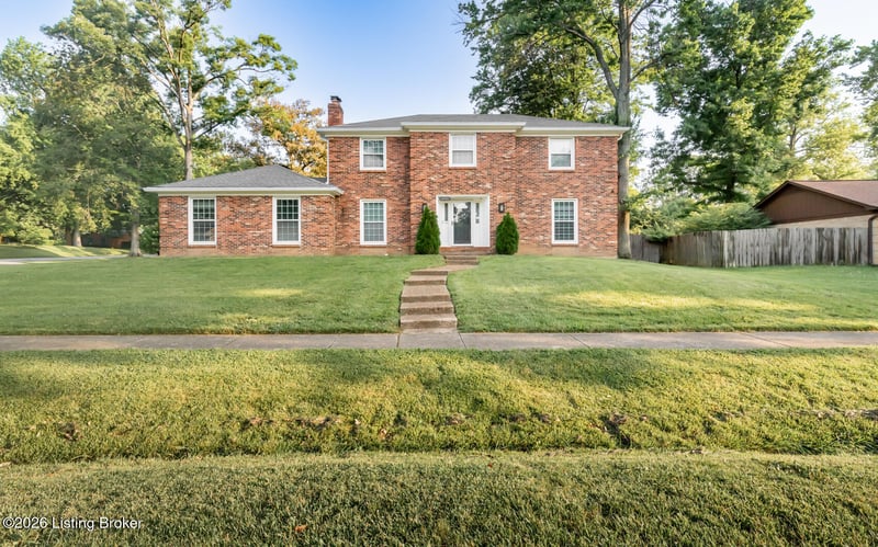 10701 Linn Station Rd, Louisville, KY 40223
