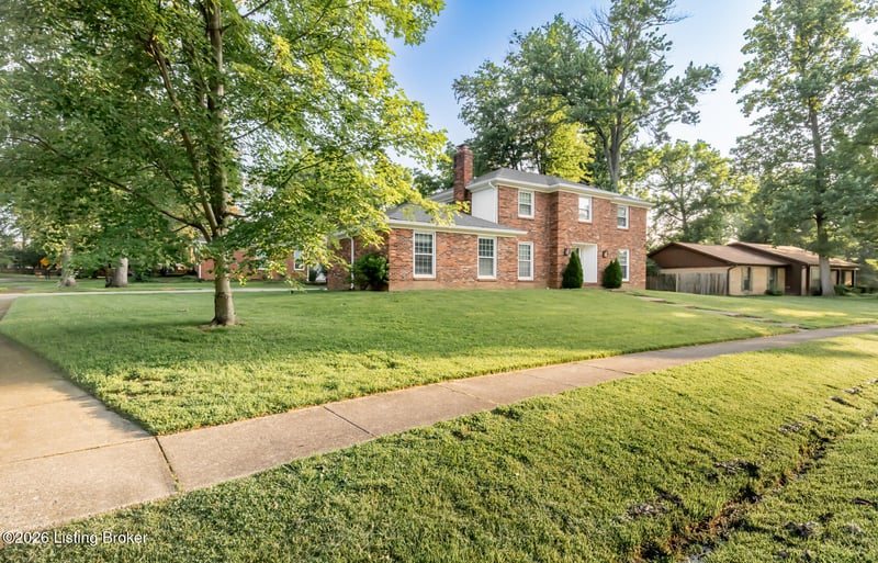 10701 Linn Station Rd, Louisville, KY 40223