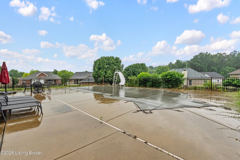 10711 Marceitta Ct, Louisville, KY 40291