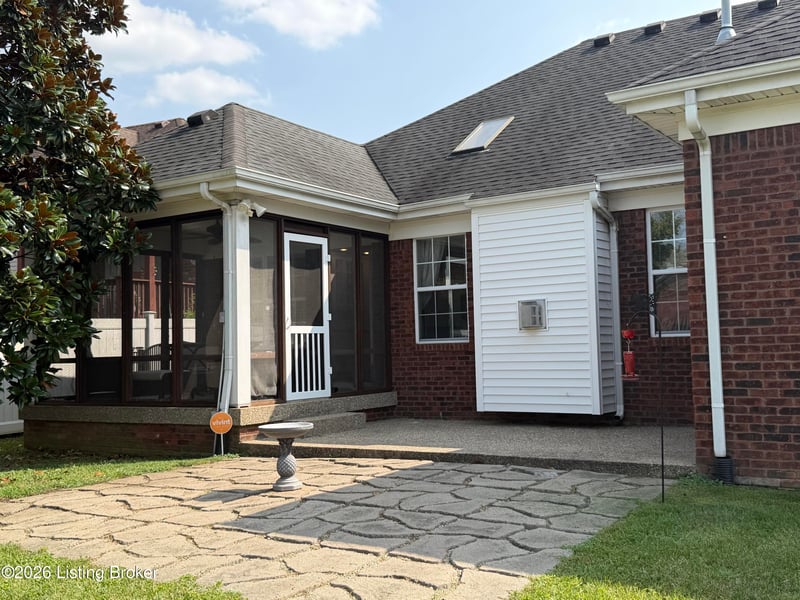 10713 Spring Lawn Dr, Louisville, KY 40291