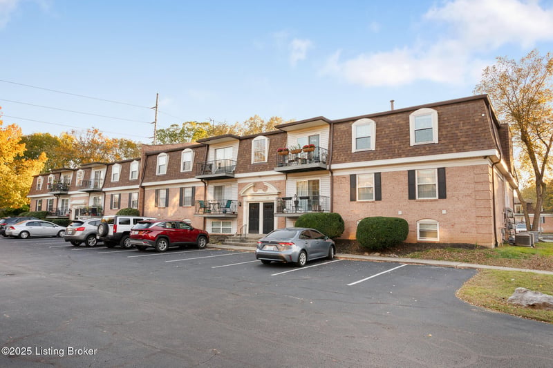 108 Algiers Ct #3, Louisville, KY 40218