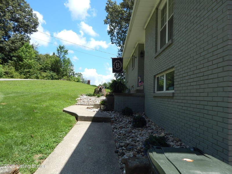 108 Lakeshore Dr, Hardinsburg, KY 40143