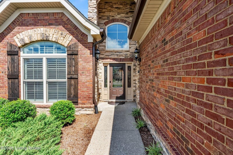 108 Pembridge Ct, Louisville, KY 40245