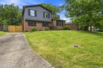 10806 Cherry Grove Ct, Louisville, KY 40299