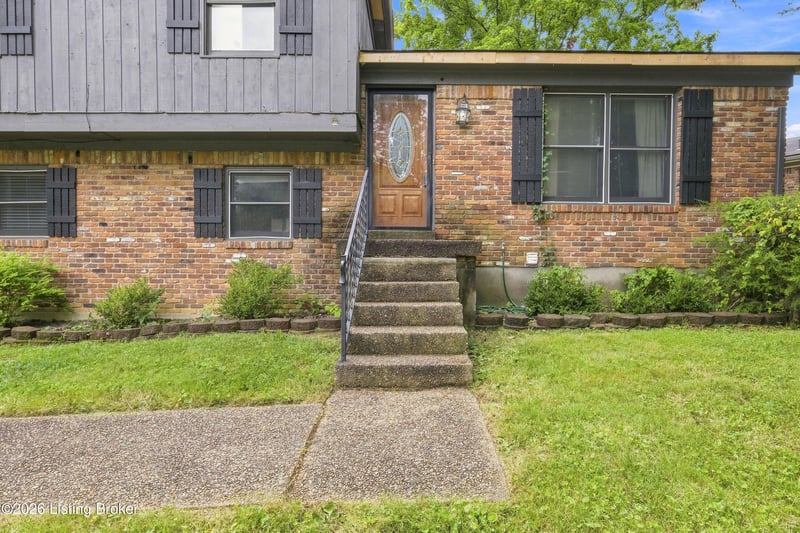 10806 Cherry Grove Ct, Louisville, KY 40299