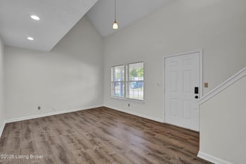 10825 Dorton Dr, Louisville, KY 40272