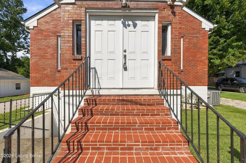 109 Berry Ave, Versailles, KY 40383