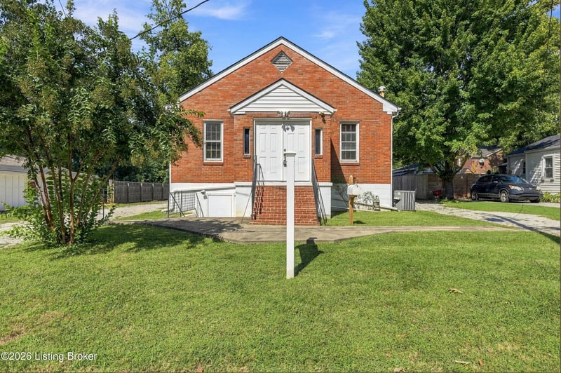 109 Berry Ave, Versailles, KY 40383