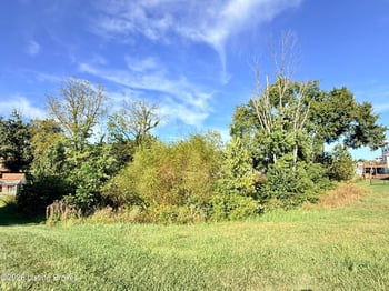10903 Hidden Trail Ct, Louisville, KY 40229