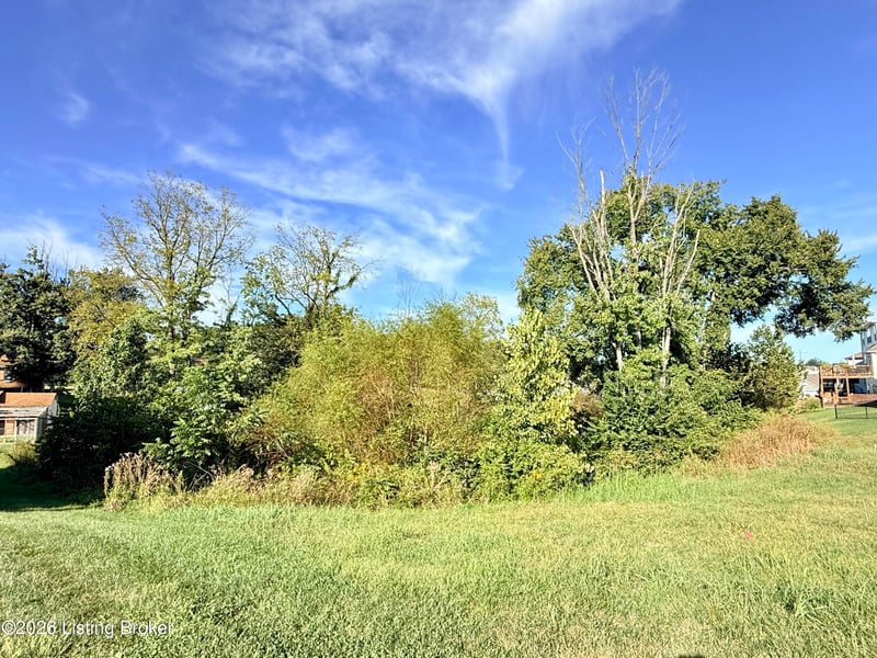 10903 Hidden Trail Ct, Louisville, KY 40229