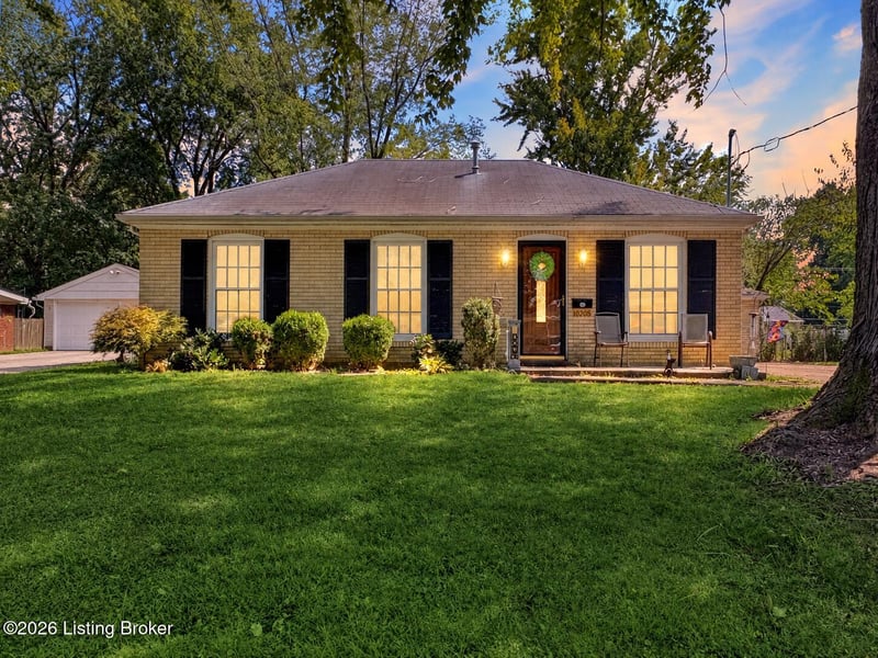 10905 Golden Dr, Louisville, KY 40272