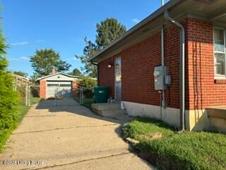 10906 Albion Dr, Louisville, KY 40272