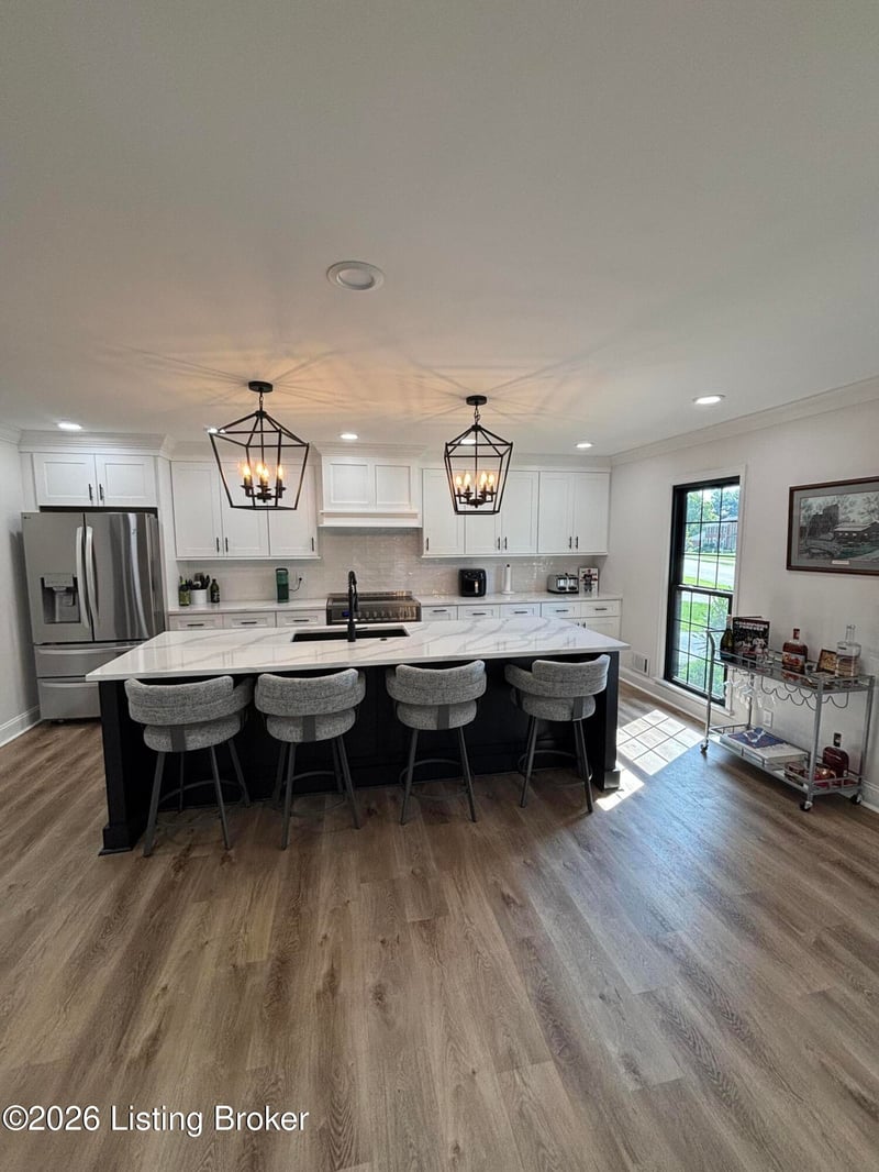 10911 Falkirk Rd, Louisville, KY 40243