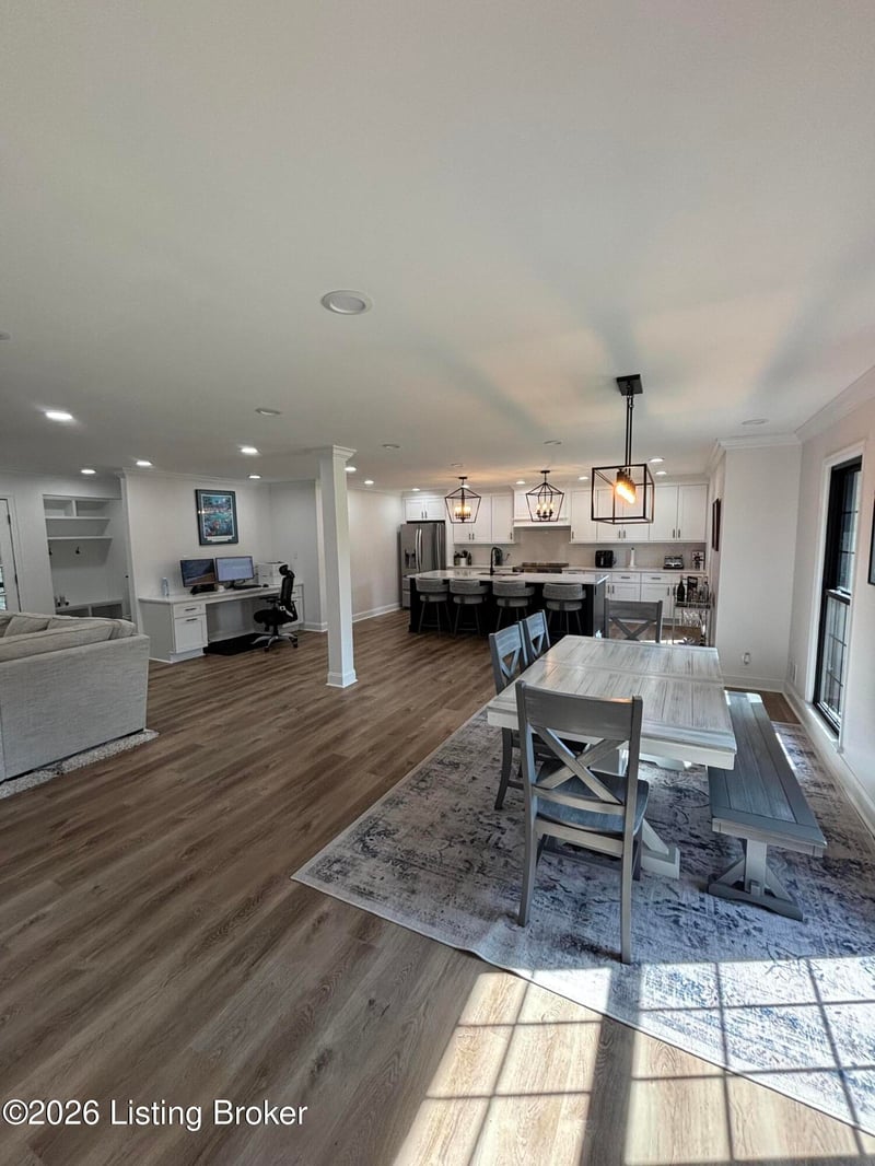 10911 Falkirk Rd, Louisville, KY 40243