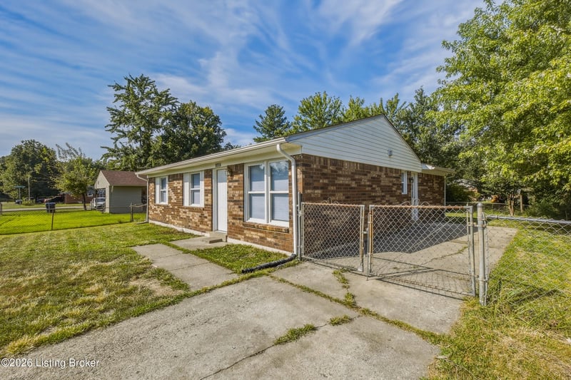 10914 Waycross Ave, Louisville, KY 40229