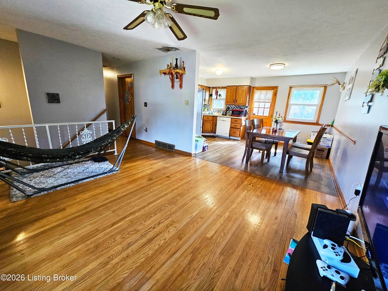 110 Alvina Way, Louisville, KY 40214