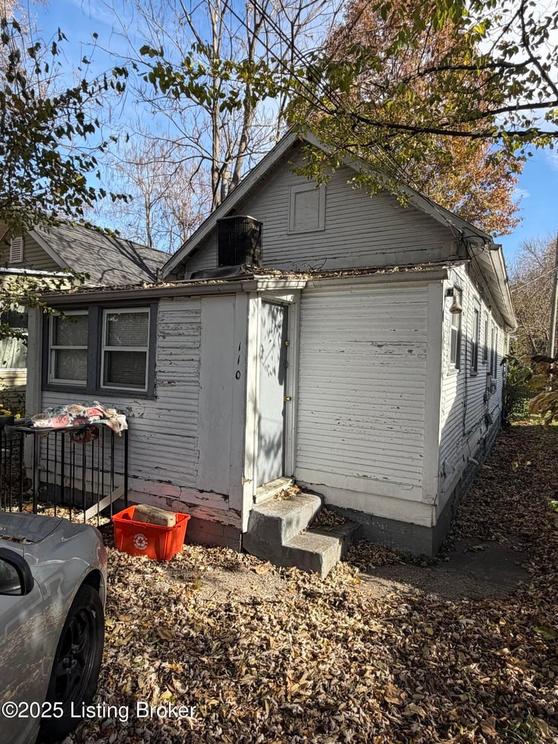 110 Boston Ct, Louisville, KY 40212