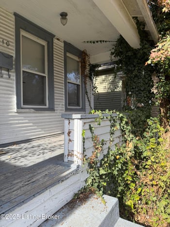 110 Boston Ct, Louisville, KY 40212