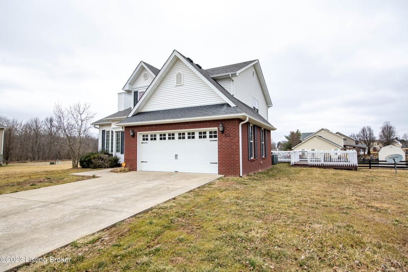 110 E Mandarin Ct, Elizabethtown, KY 42701