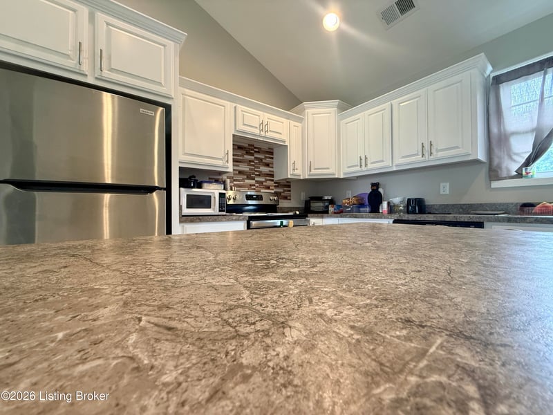 110 Magnolia Dr, Bardstown, KY 40004