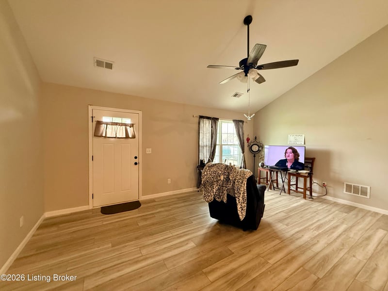 110 Magnolia Dr, Bardstown, KY 40004