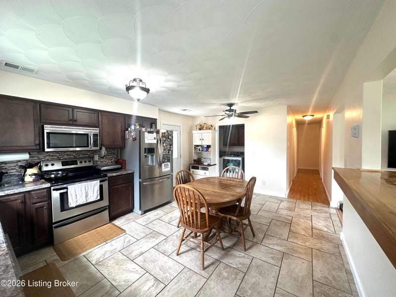 110 Pineview Dr, Bardstown, KY 40004