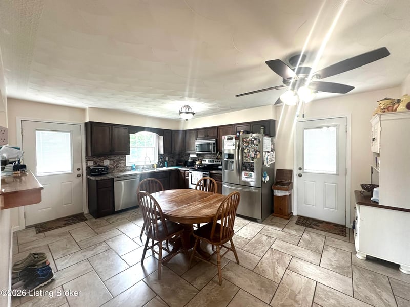 110 Pineview Dr, Bardstown, KY 40004