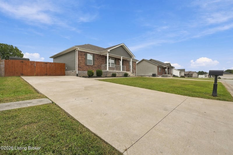 110 Redwood Dr, Bardstown, KY 40004
