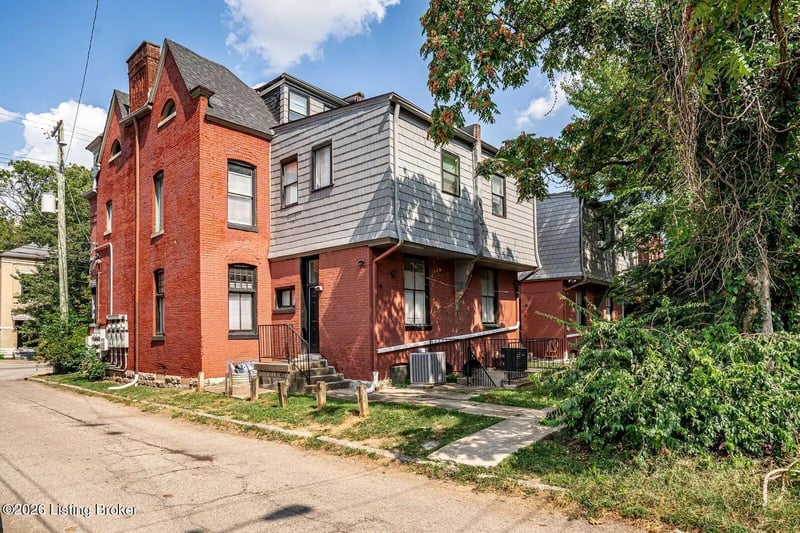 110 W Oak St, Louisville, KY 40203