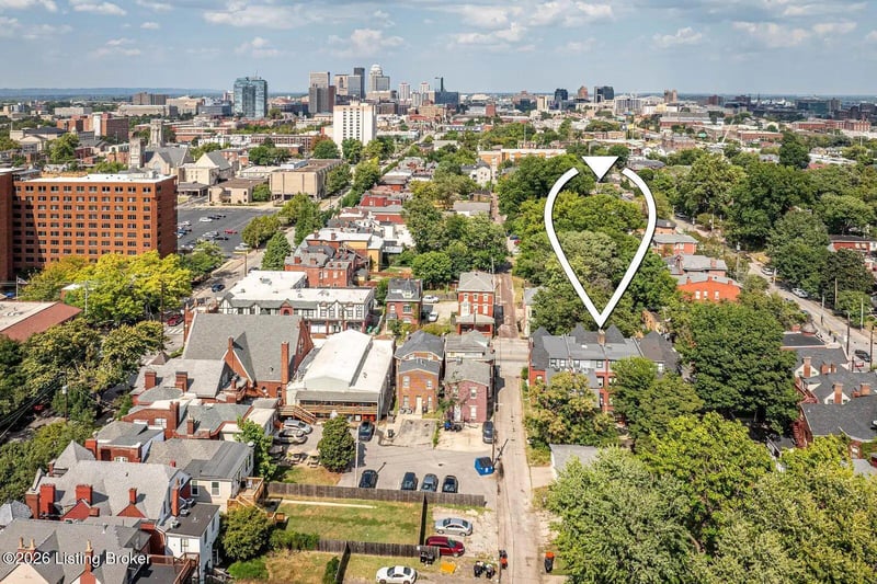 110 W Oak St, Louisville, KY 40203
